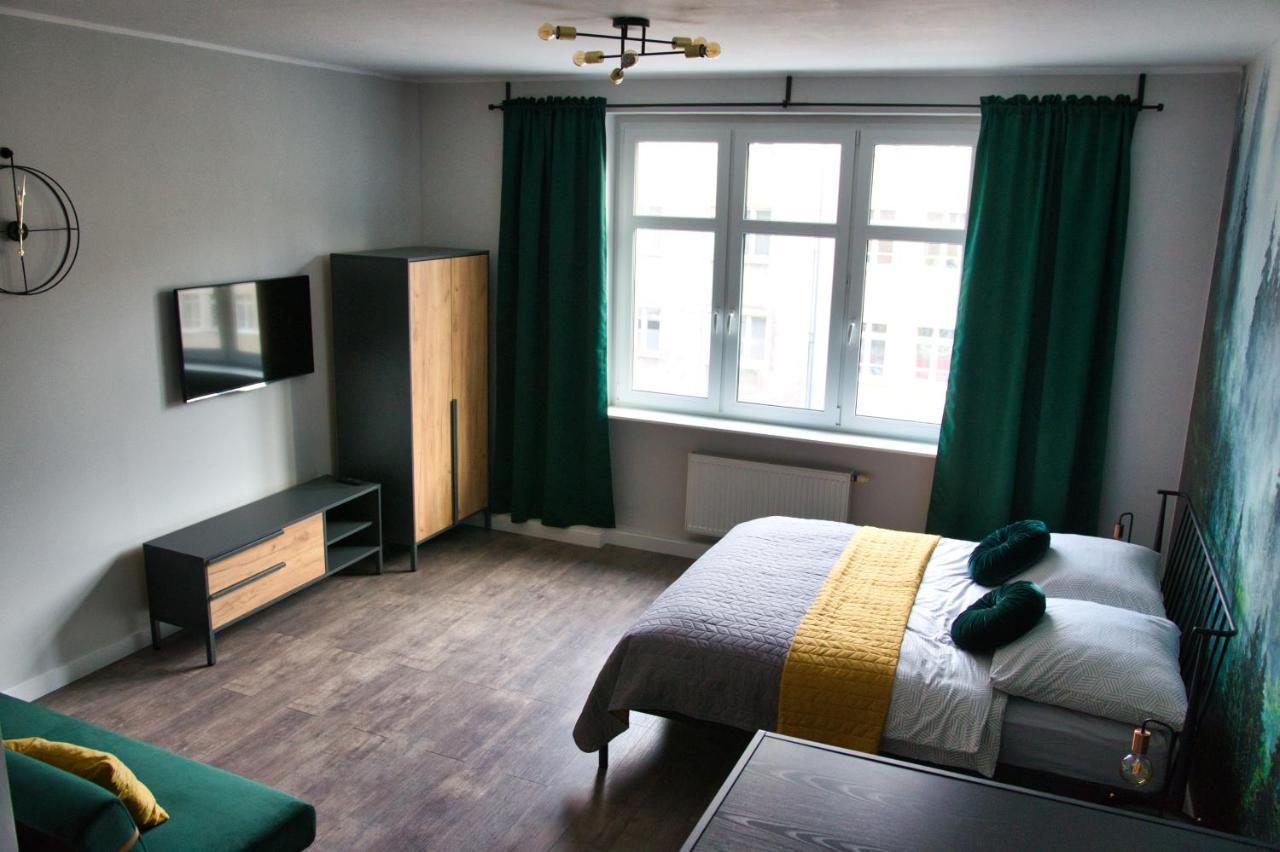 Posrod Drzew Studio Swietojanska Gdynia Bagian luar foto